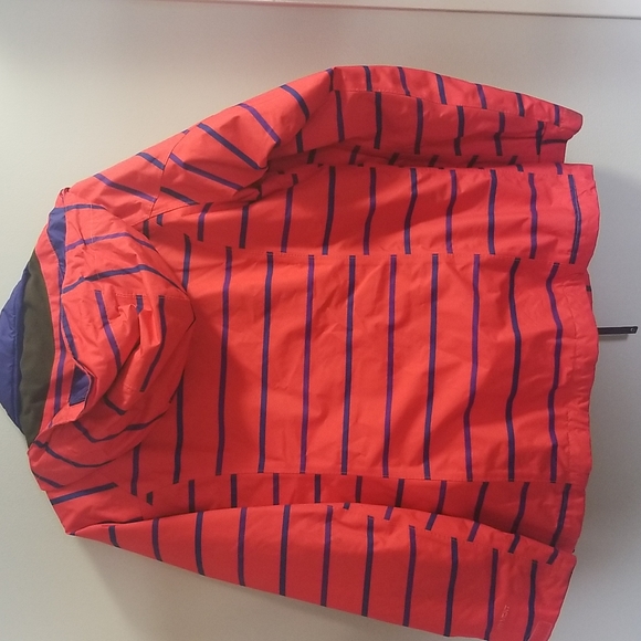 Ski/Boarding Jacket - Picture 4 of 5